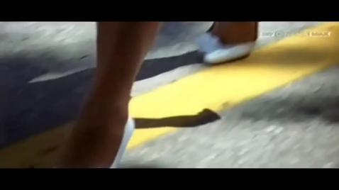 Зрелая секретарша принесла документы своему директору на совещание