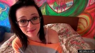 Обломал девушку в сексе