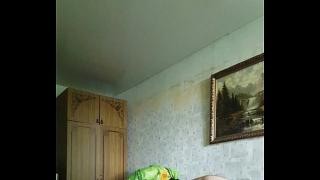 Домашнее частное порно с пышногрудой брюнеткой