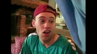 Молодой парень трахнул горячую телку